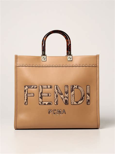 borsa fendi a mano|borse fendi giglio.